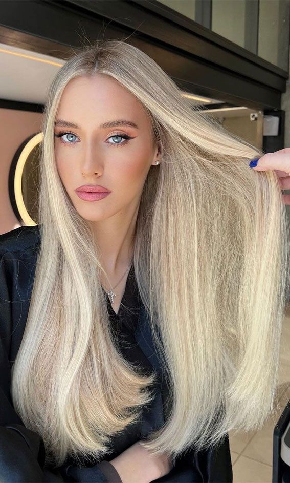 20 Trending Winter Hair Colors for Blondes in 2025 6 4 pic