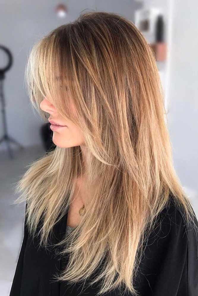 30 Stunning Straight Hairstyles That Will Define 2025 Trends 2 d402106ddcc33da242ba14386e30329f
