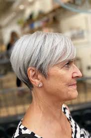 15+ Best Wash and Wear Hairstyles for Older Women (Low-Maintenance & Stylish) 12 p 10 2