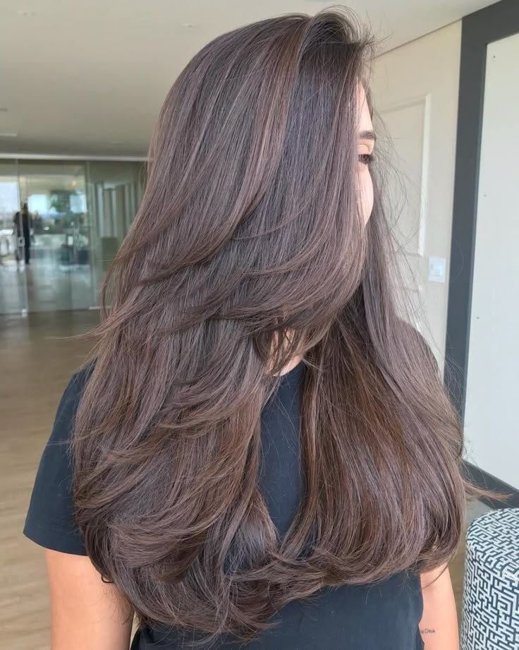 30 Stunning Straight Hairstyles That Will Define 2025 Trends 11 p 9