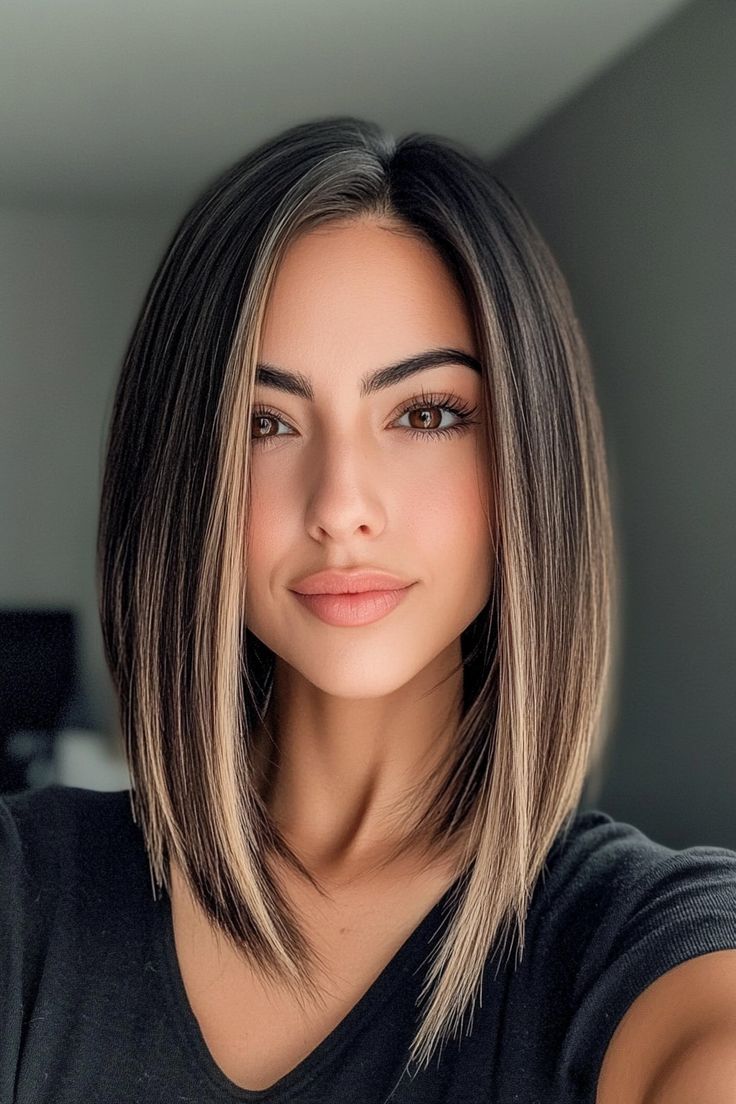 20 Sleek Lob (Long Bob) Haircuts for a Timeless Chic Look 21 20 Sleek Lob (Long Bob) Haircuts for a Timeless Chic Look