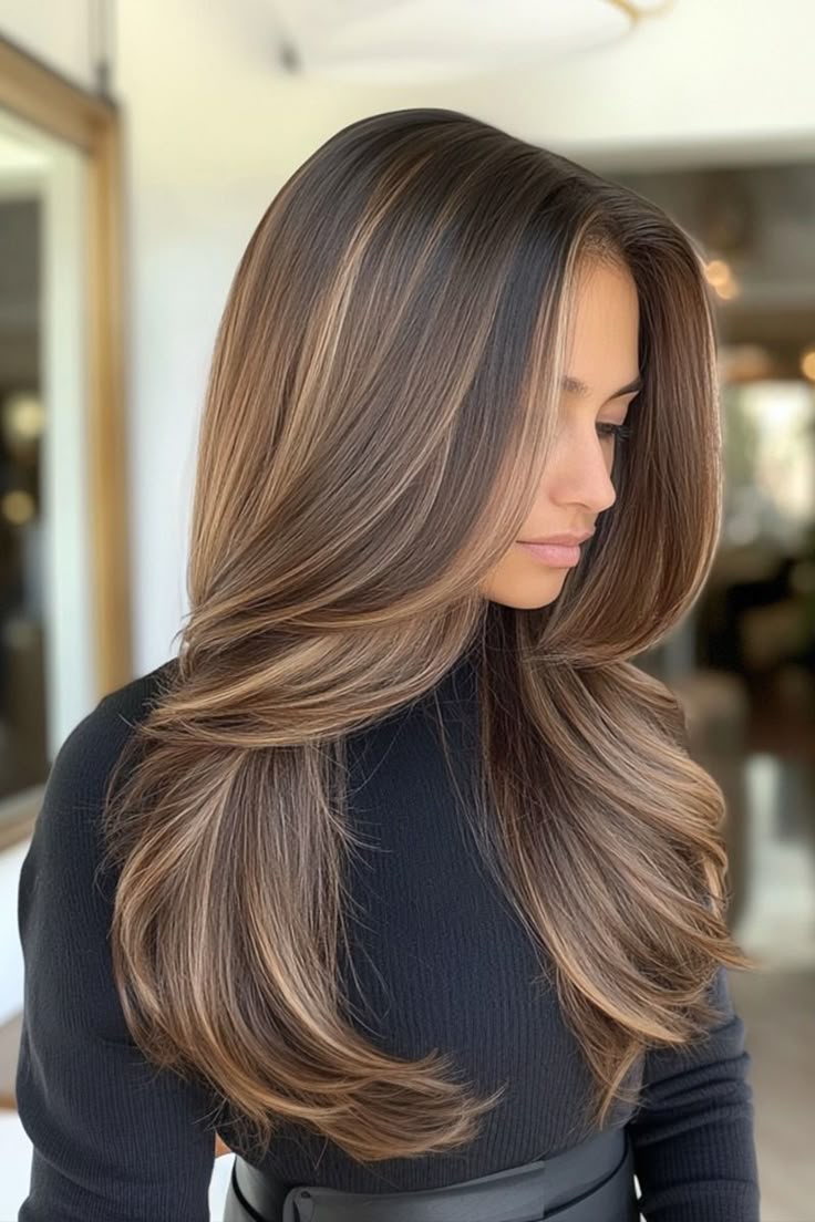 25+ Gorgeous Caramel Highlights on Dark Hair That Turn Heads 16 25+ Gorgeous Caramel Highlights on Dark Hair That Turn Heads