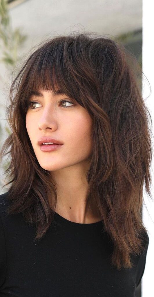 21 Shoulder-Length Haircuts With Layers That Add Volume, Shape & Style 13 p 11 41