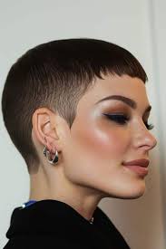 20+ Short Fall Hairstyles to Refresh Your Look This Season 13 p 11 5