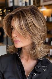 15+ Feathered Bob Hairstyles That Add Volume, Style & Elegance 15 p 13 45