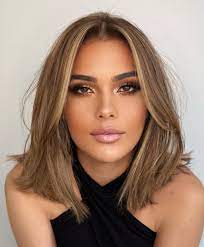 21 Shoulder-Length Haircuts With Layers That Add Volume, Shape & Style 16 p 14 41