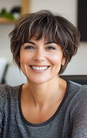 15+ Wash And Wear Hairstyles For Older Women That Look Effortlessly Stylish 17 p 15 42