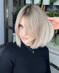 20 Sleek Lob (Long Bob) Haircuts for a Timeless Chic Look 21 p 19 5