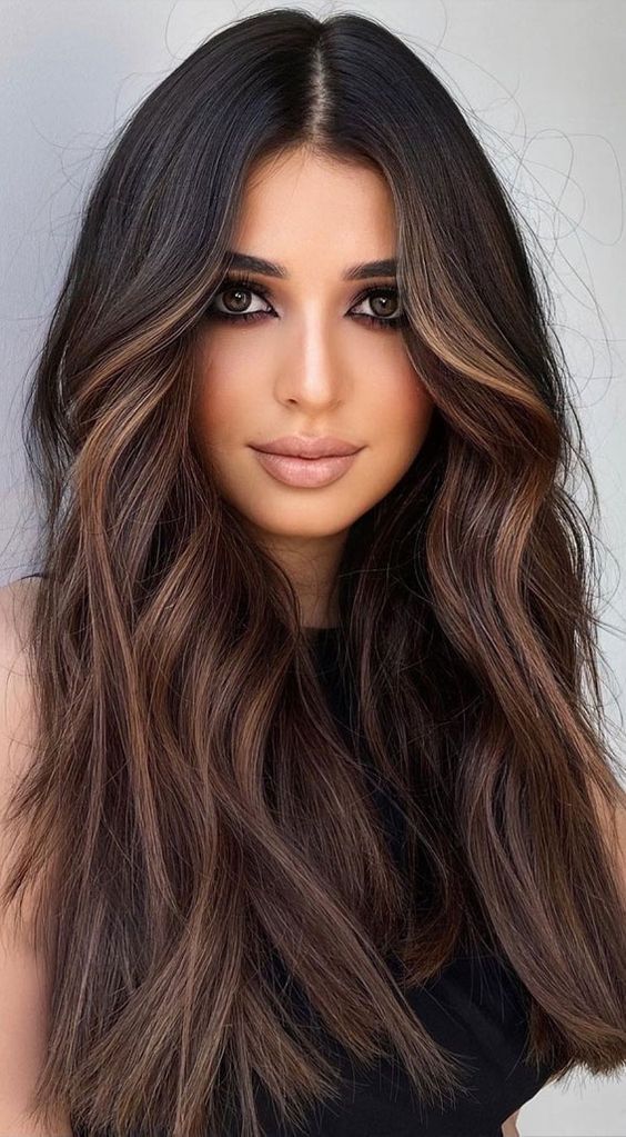 25+ Gorgeous Caramel Highlights on Dark Hair That Turn Heads 4 p 2 1