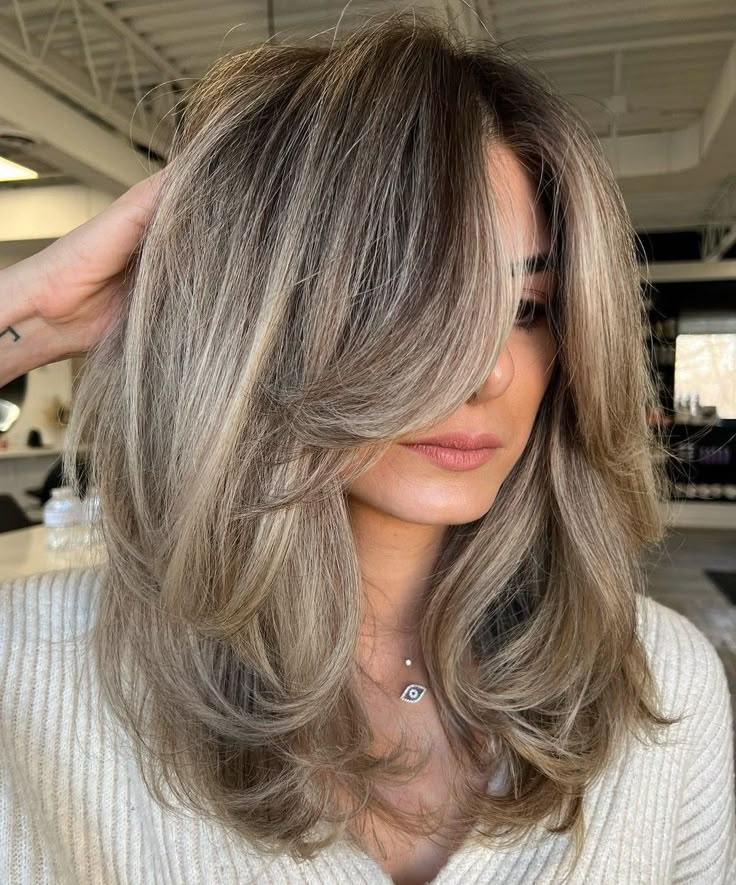 15+ Gorgeous Layered Haircuts for Long Hair to Transform Your Look 4 p 2 6