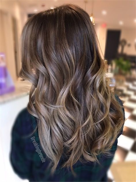25+ Gorgeous Caramel Highlights on Dark Hair That Turn Heads 26 p 24