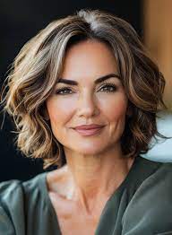 20 Flattering Bobs for Women Over 50 5 p 3 18