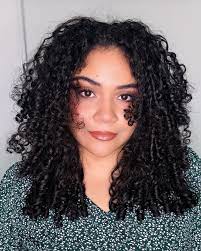 22 Stunning Long Curly Hairstyles to Try in 2025 5 p 3 33