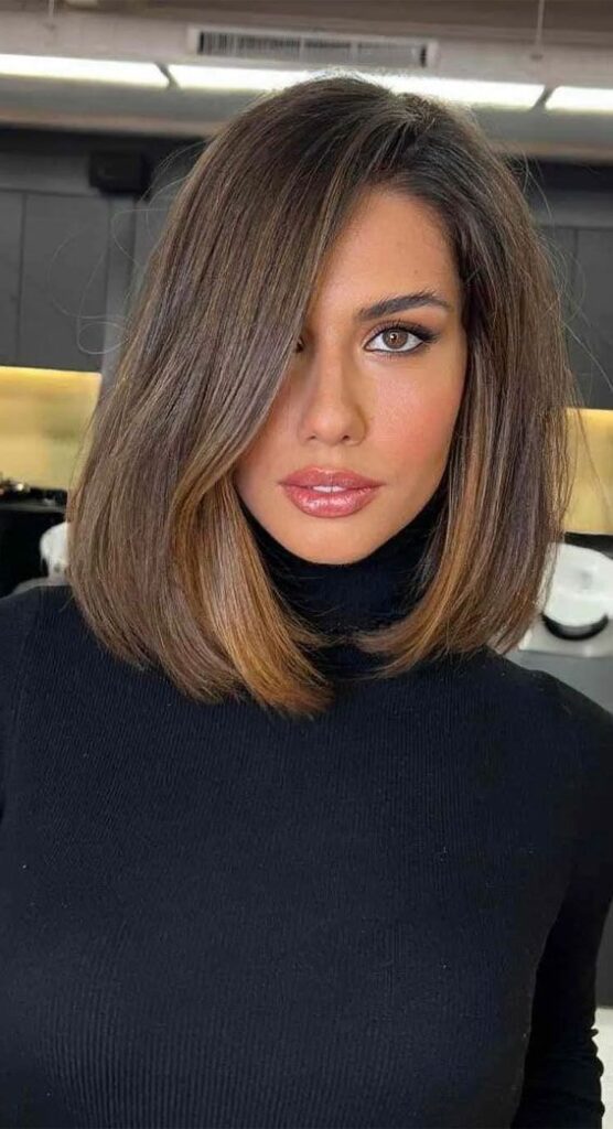 21 Shoulder-Length Haircuts With Layers That Add Volume, Shape & Style 5 p 3 44