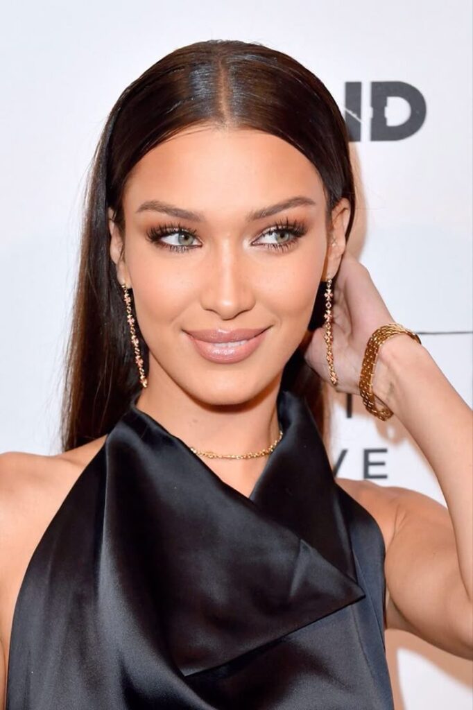 20+ Straight Hairstyles to Try for a Sleek and Modern Look in 2025 5 p 3 6