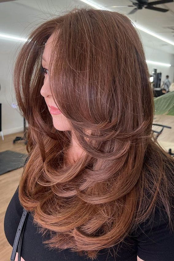 21 Shoulder-Length Haircuts With Layers That Add Volume, Shape & Style 6 p 4 47