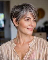15+ Gray Hairstyles for Older Women | Chic & Timeless Ideas 7 p 5 18