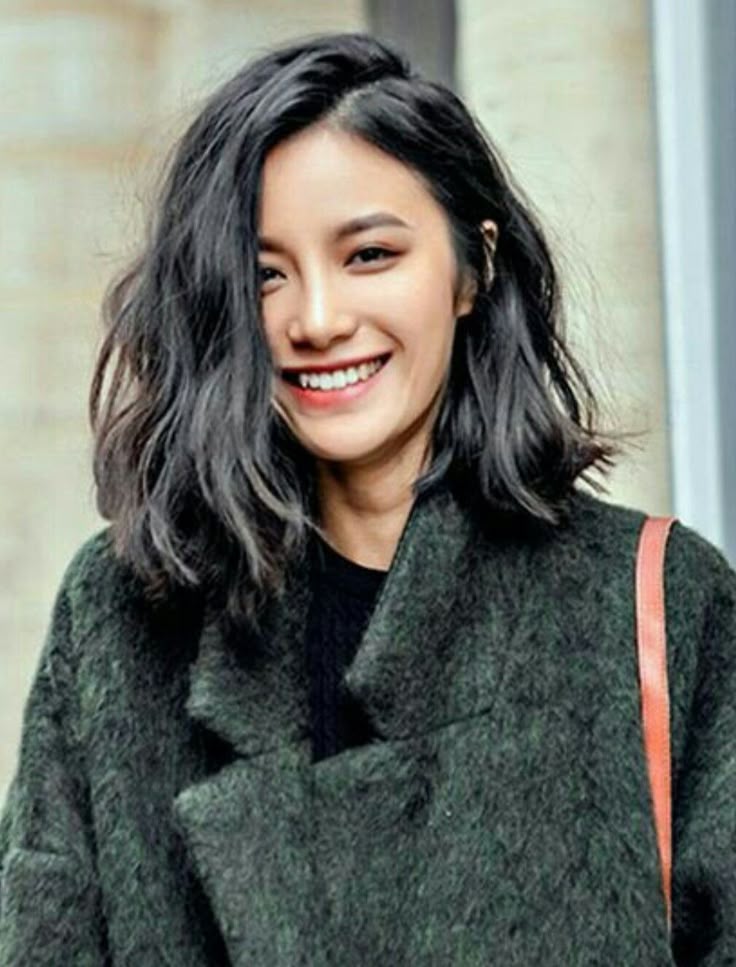 21 Shoulder-Length Haircuts With Layers That Add Volume, Shape & Style 7 p 5 50