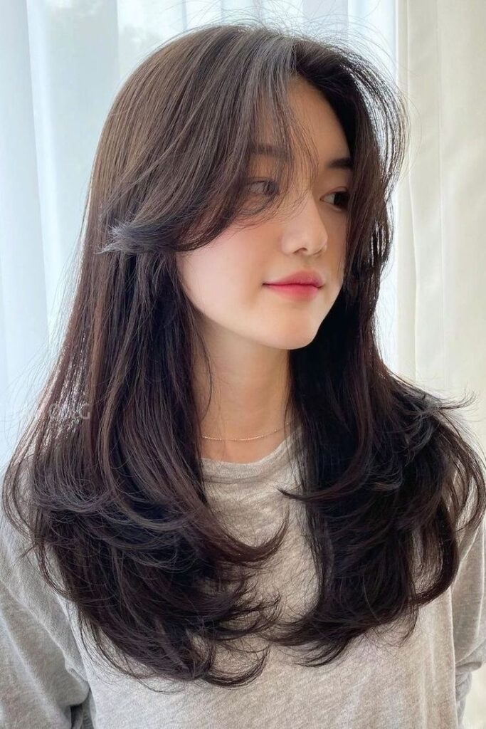 15+ Gorgeous Layered Haircuts for Long Hair to Transform Your Look 7 p 5 9