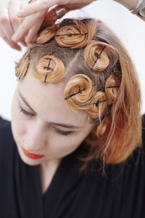 22 Stunning Long Curly Hairstyles to Try in 2025 10 p 8 32