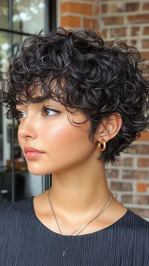 15+ Short Curly Hairstyles Ideas to Rock Your Natural Curls in 2025 3 p1
